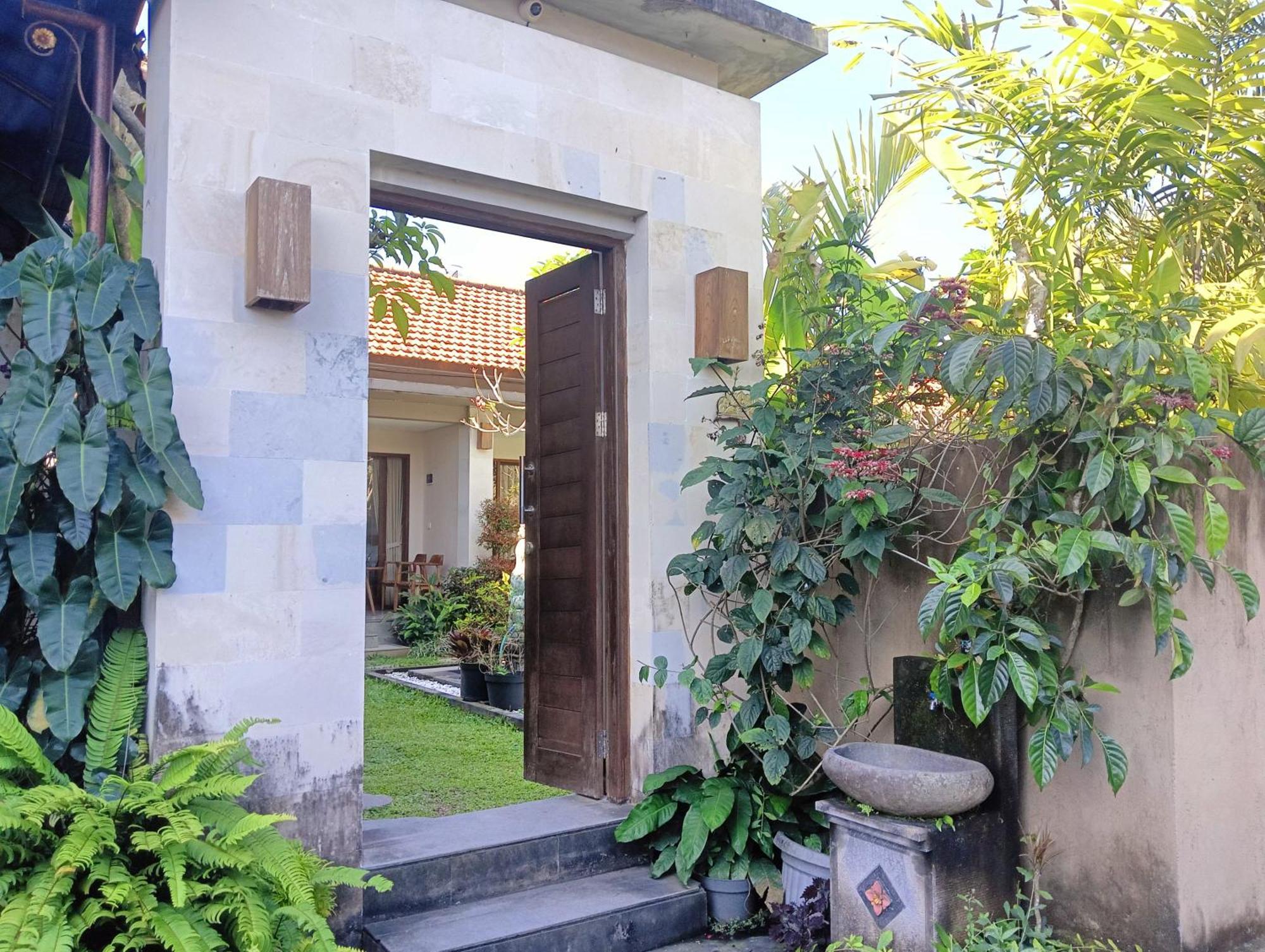 Kama Ayu Bungalow Ubud  Exterior photo